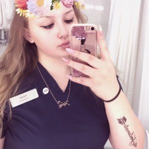 Meet your Posher, Halona